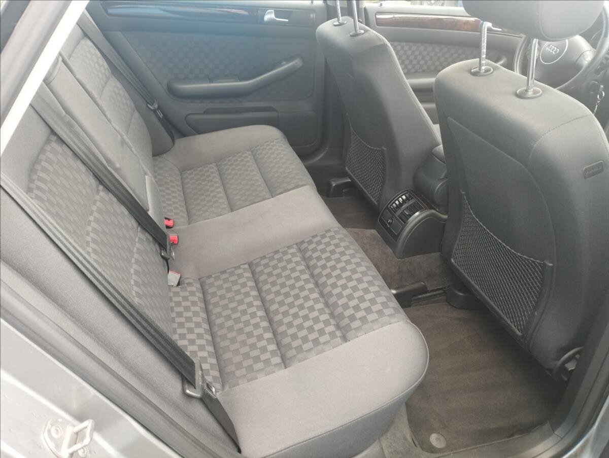 Audi A6 Sedan 2,4 l 125 kw