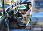 Toyota RAV4 SUV / Terénní 2,2 l 100 kw