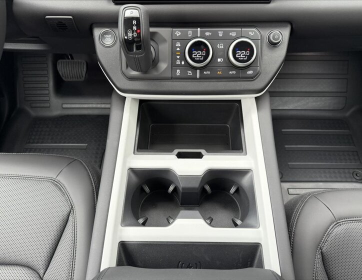Land Rover Defender SUV 3,0 l 147 kw