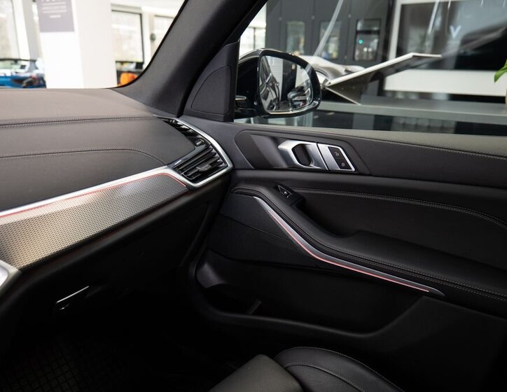 BMW X5 SUV / Terénní 3,0 l 250 kw