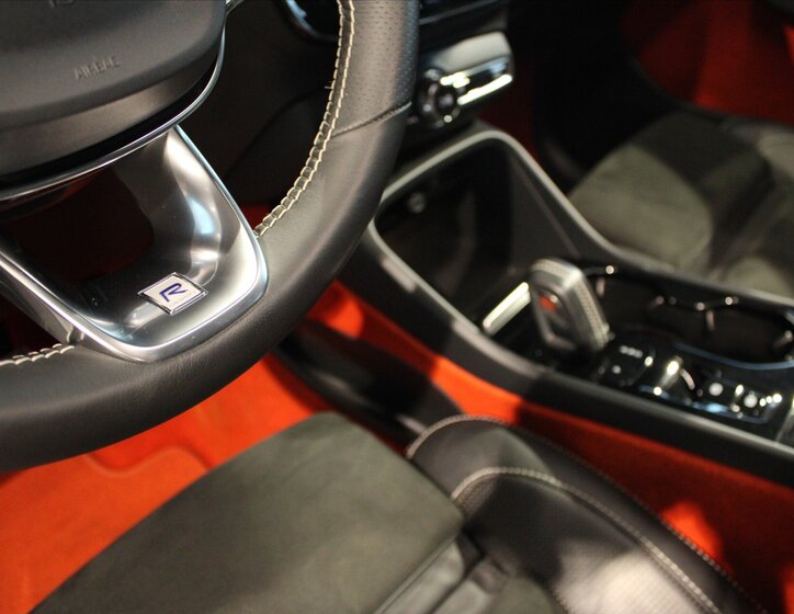 Volvo XC40 SUV / Terénní 2,0 l 140 kw