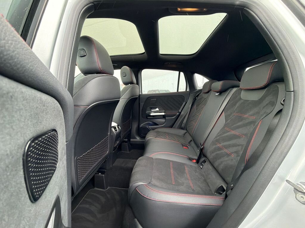 Mercedes-Benz GLA SUV / Terénní 1,3 l 160 kw