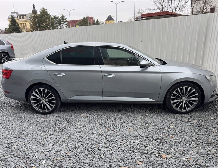 Škoda Superb Sedan / Limuzína 2,0 l 110 kw