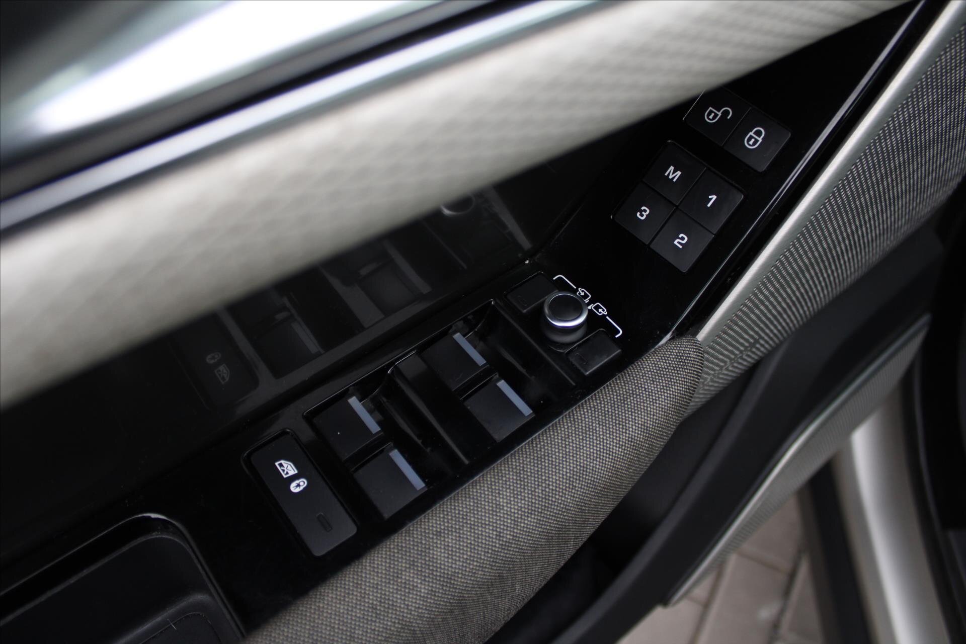 Land Rover Range Rover Velar SUV 3,0 l 221 kw