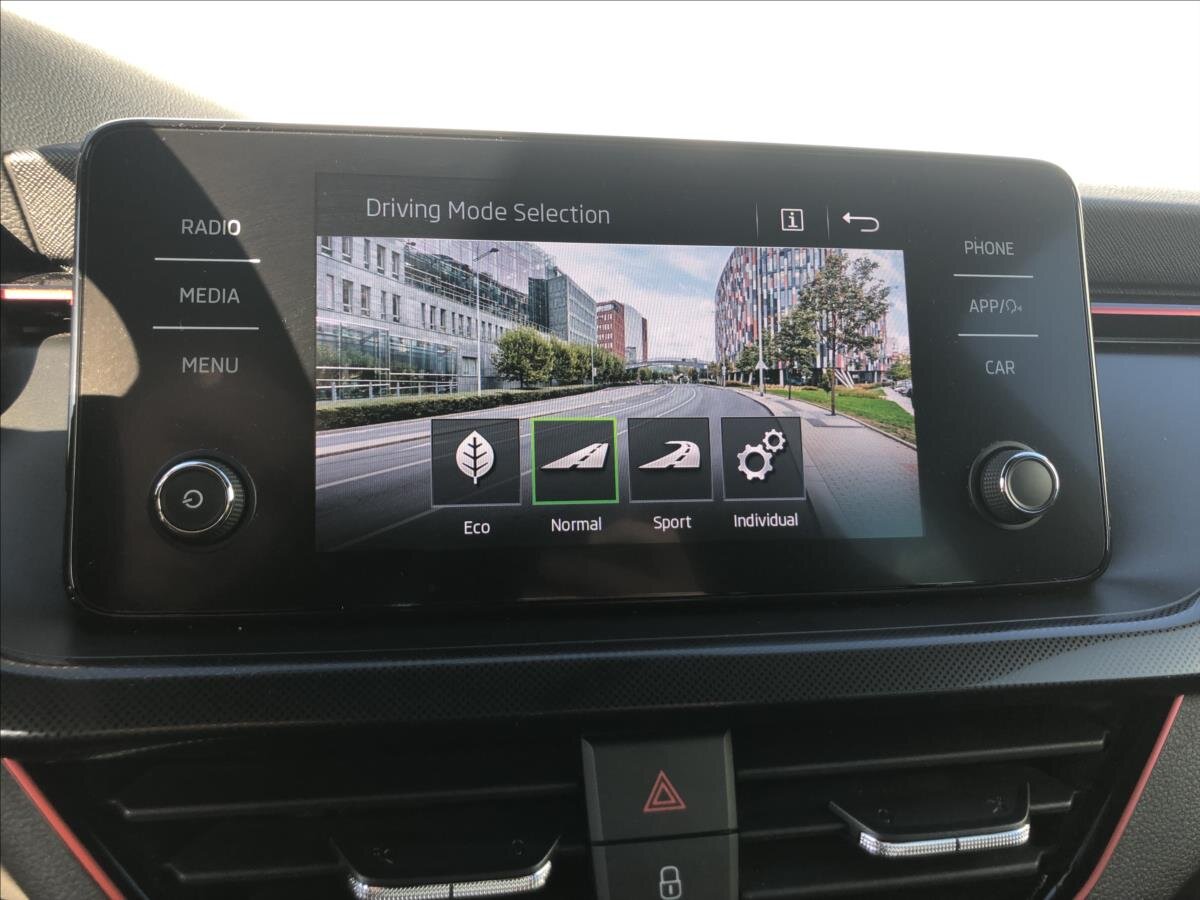 Škoda Scala Hatchback 1,5 l 110 kw