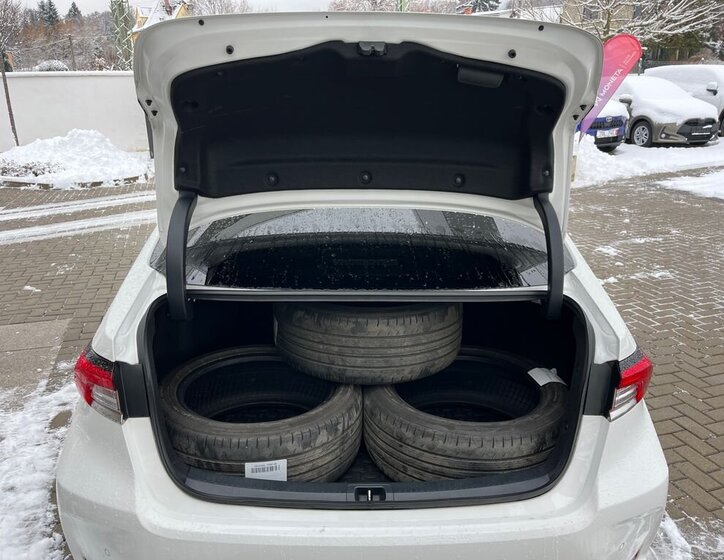 Toyota Corolla Sedan 1,5 l 92 kw