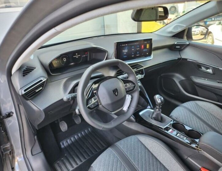 Peugeot 208 Hatchback 1,2 l 74 kw