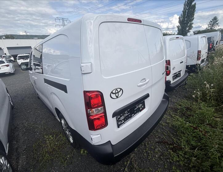 Toyota ProAce 4