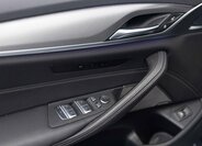 BMW Řada 5 Kombi 3,0 l 195 kw