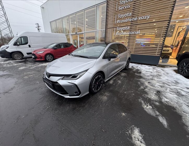 Toyota Corolla Sedan / Limuzína 1,8 l 72 kw