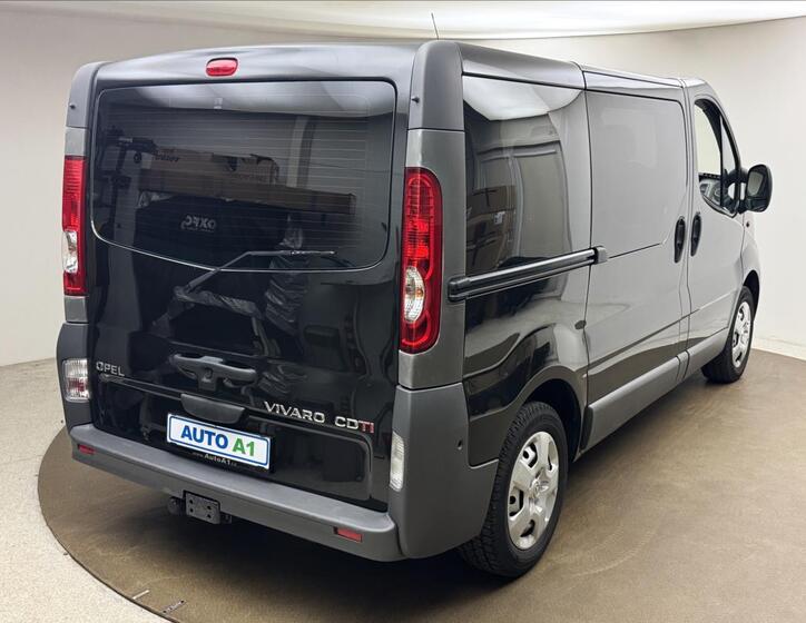 Opel Vivaro 4