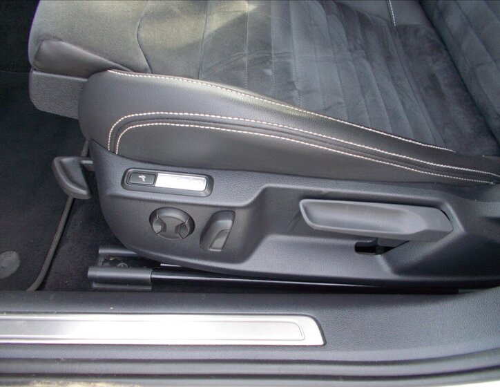 Volkswagen Passat Kombi 2,0 l 140 kw