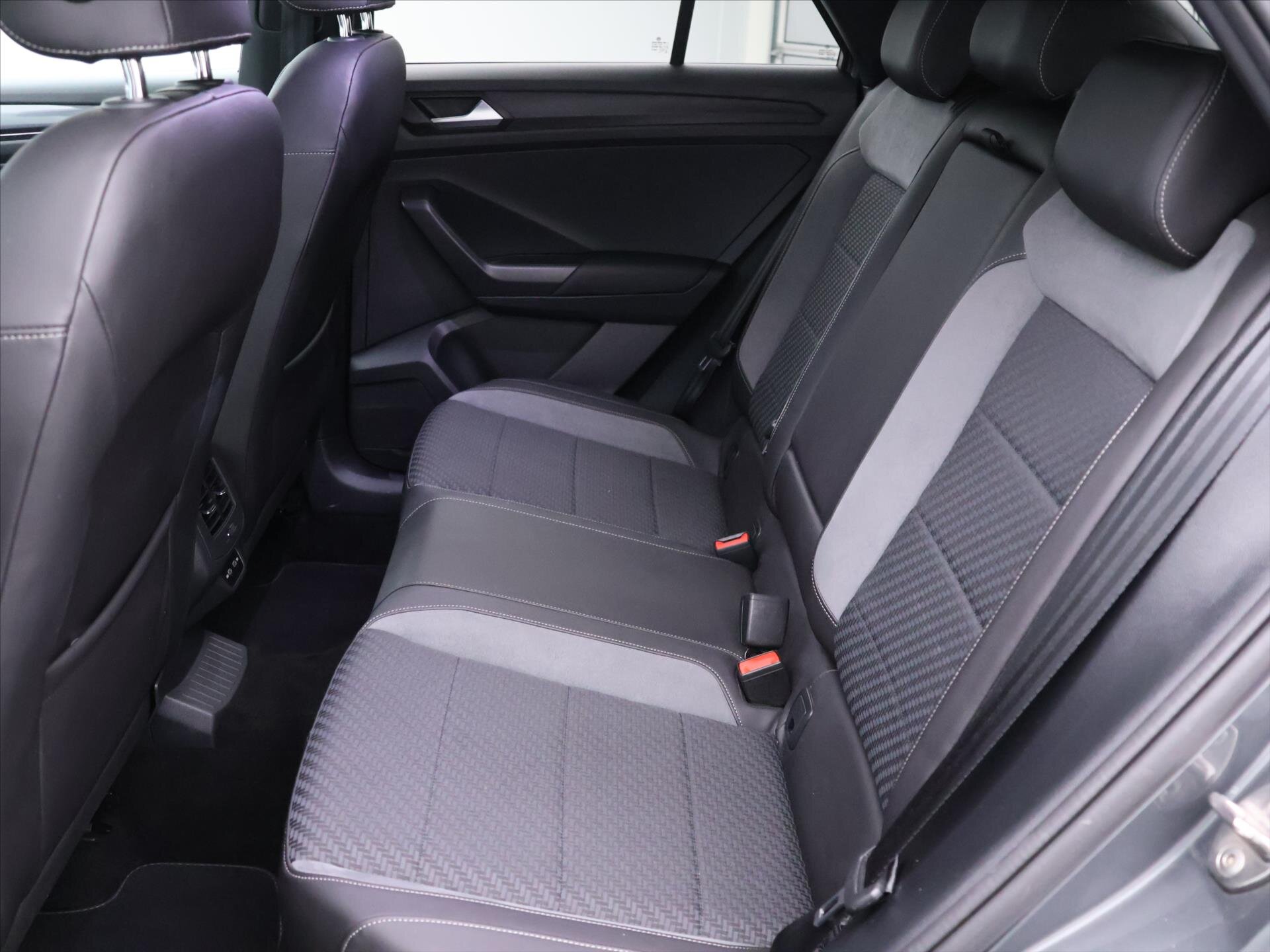 Volkswagen T-Roc SUV 1,5 l 110 kw