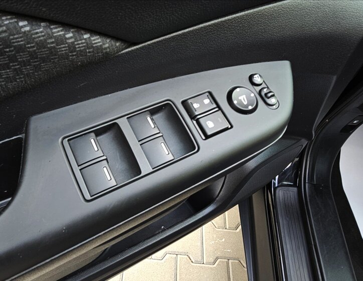 Honda CR-V Kombi 2,0 l 114 kw