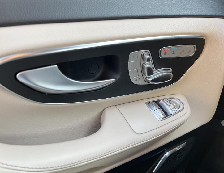 Mercedes-Benz Třídy V 12