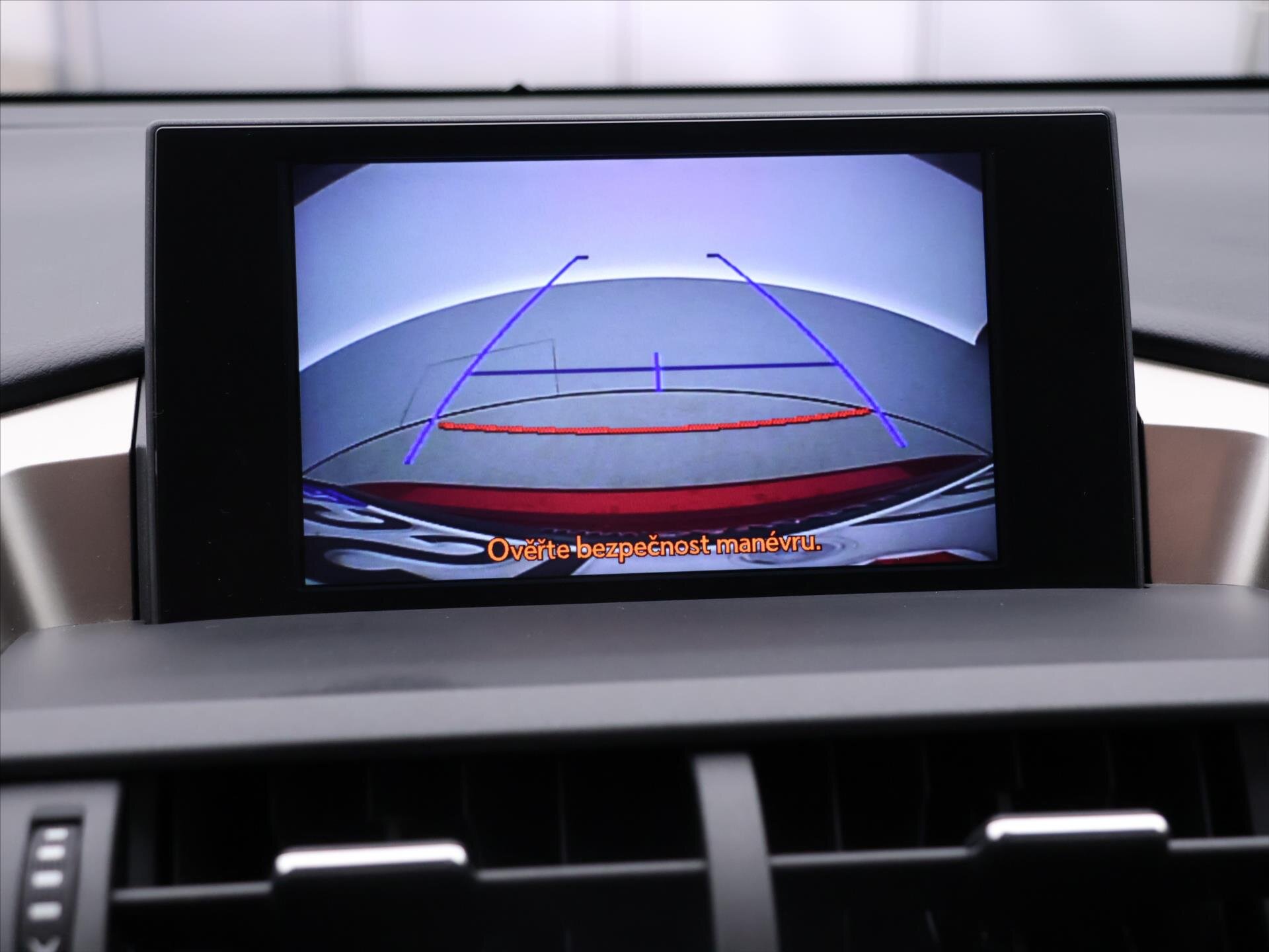 Lexus NX 300h SUV 2,5 l 114 kw