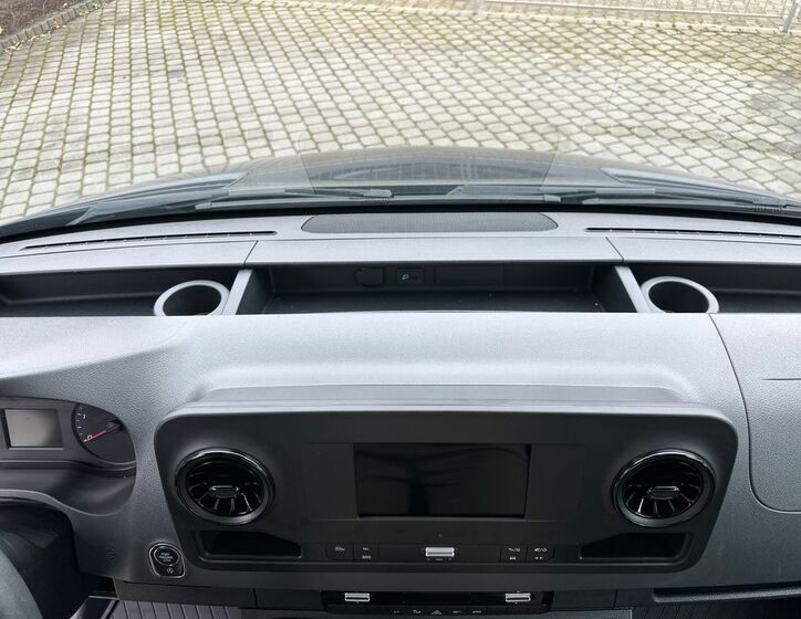 Mercedes-Benz Sprinter 12