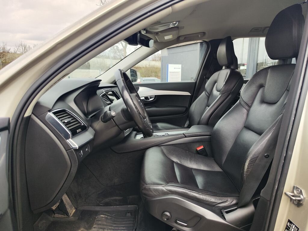 Volvo XC90 SUV / Terénní 2,0 l 235 kw