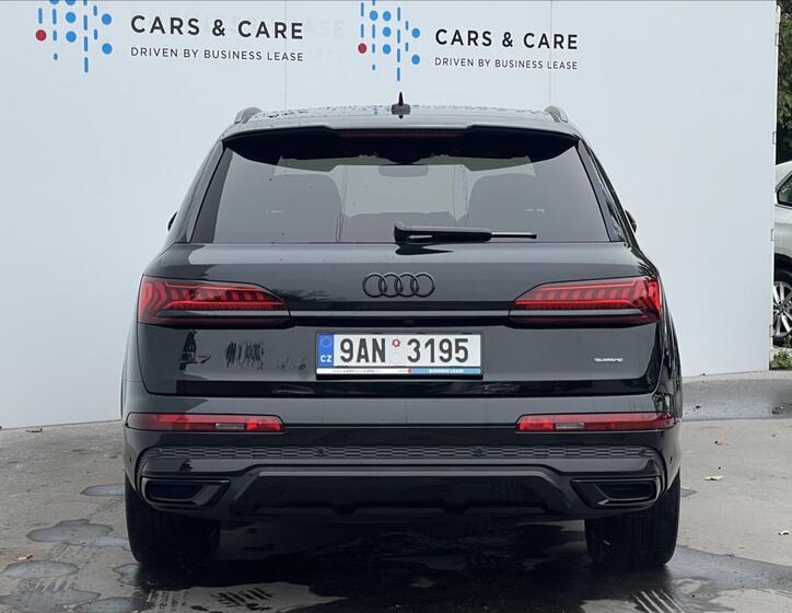 Audi Q7 24