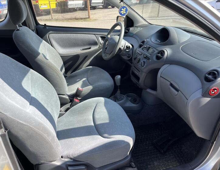 Toyota Yaris 10