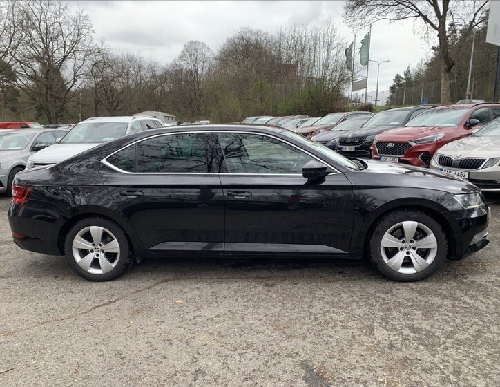 Škoda Superb Sedan / Limuzína 1,5 l 110 kw