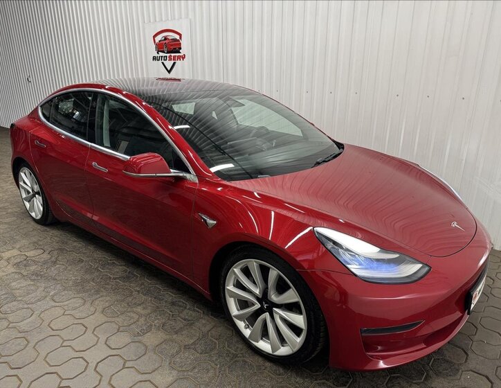 Tesla Model 3 Liftback 0,0 324 kw