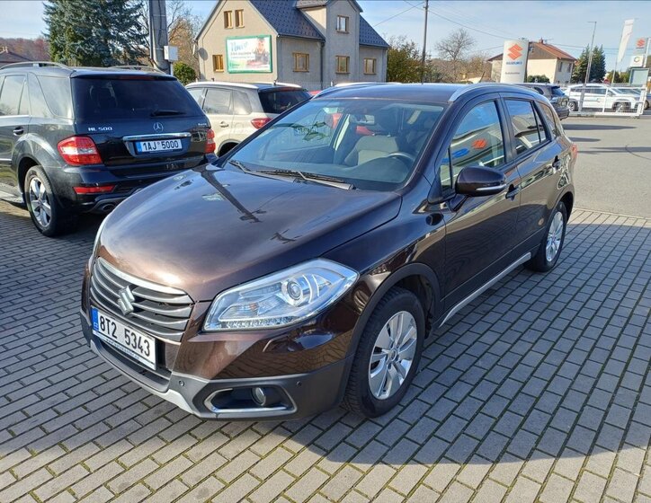 Suzuki SX4 S-Cross 6