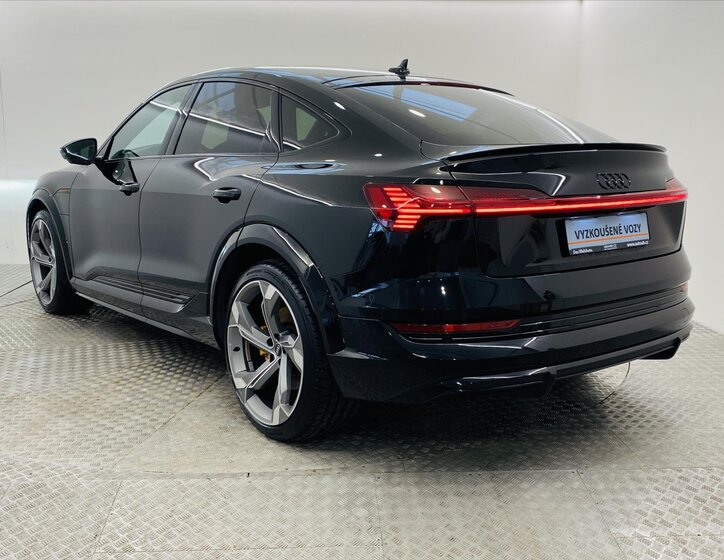 Audi e-tron SUV 0,0 370 kw