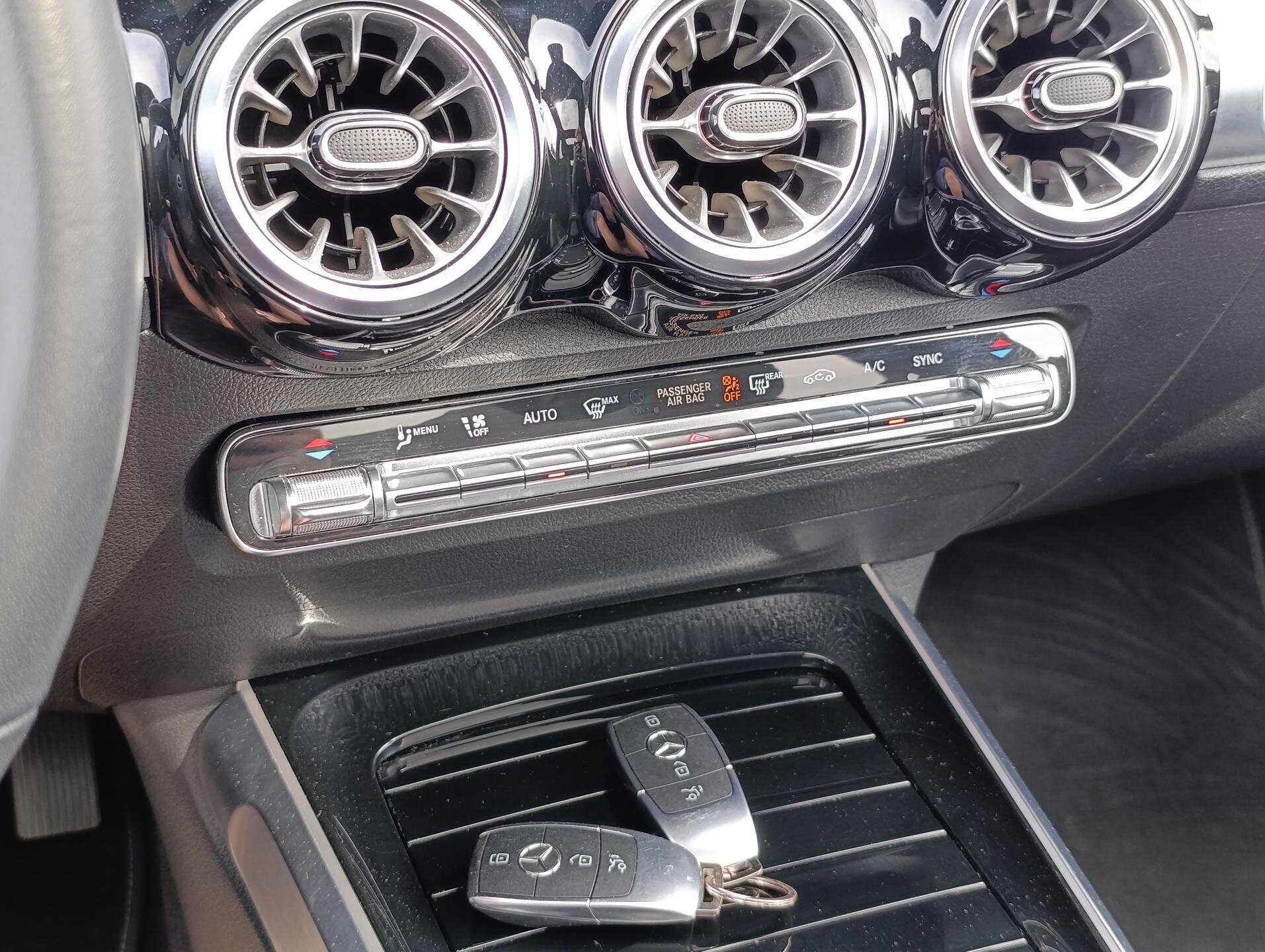 Mercedes-Benz GLB SUV / Terénní 1,3 l 120 kw