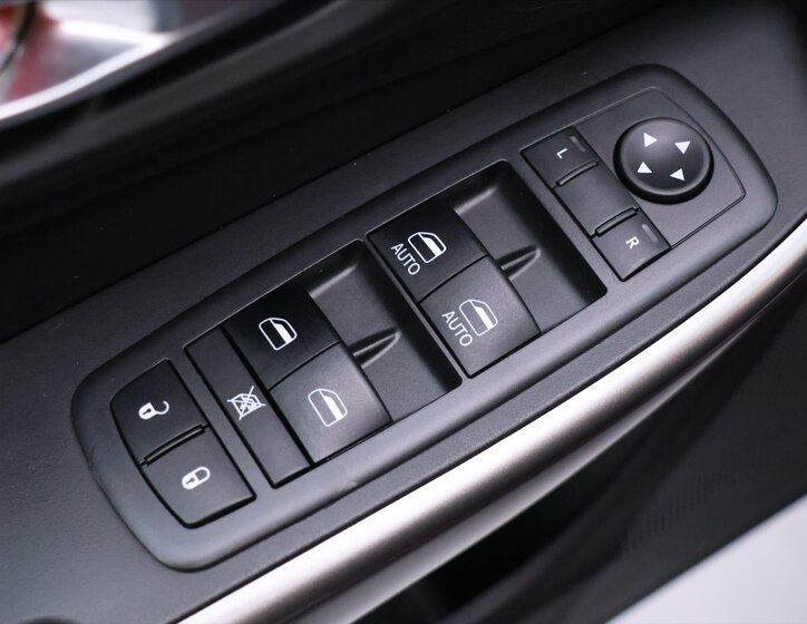 Jeep Cherokee SUV 3,2 l 200 kw