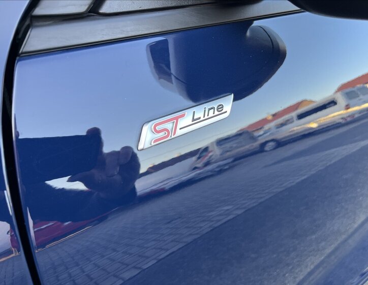 Ford Kuga SUV / Terénní 2,5 l 165 kw