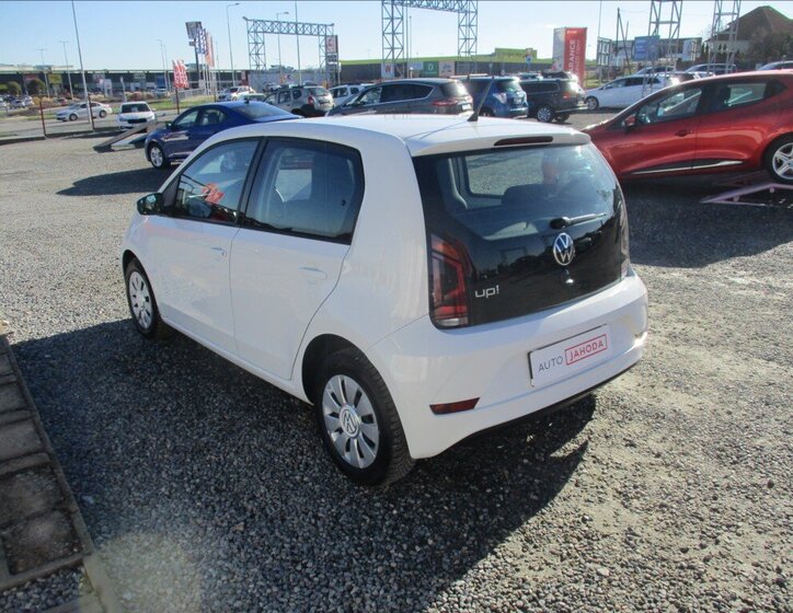 Volkswagen up! 8