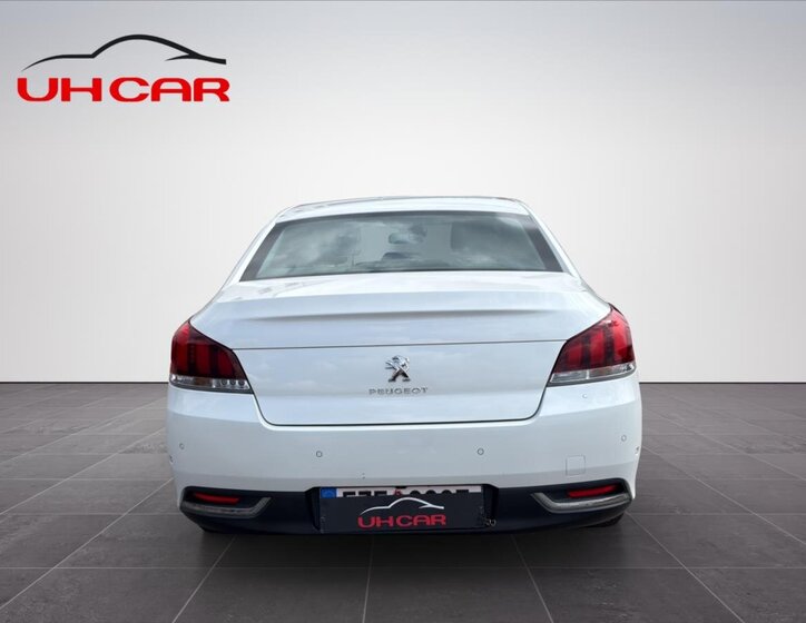 Peugeot 508 Sedan / Limuzína 2,0 l 120 kw