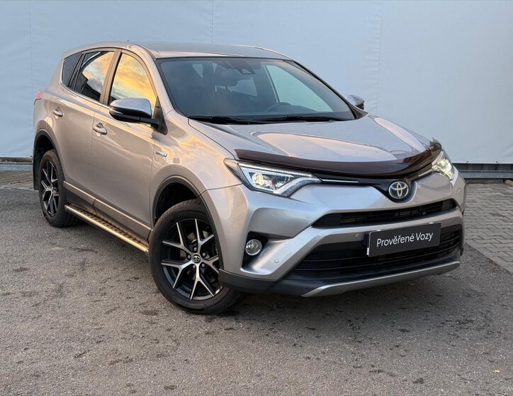 Toyota RAV4 SUV 2,5 l 114 kw
