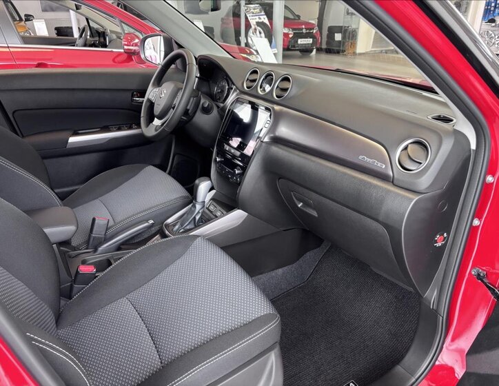 Suzuki Vitara SUV / Terénní 1,4 l 81 kw
