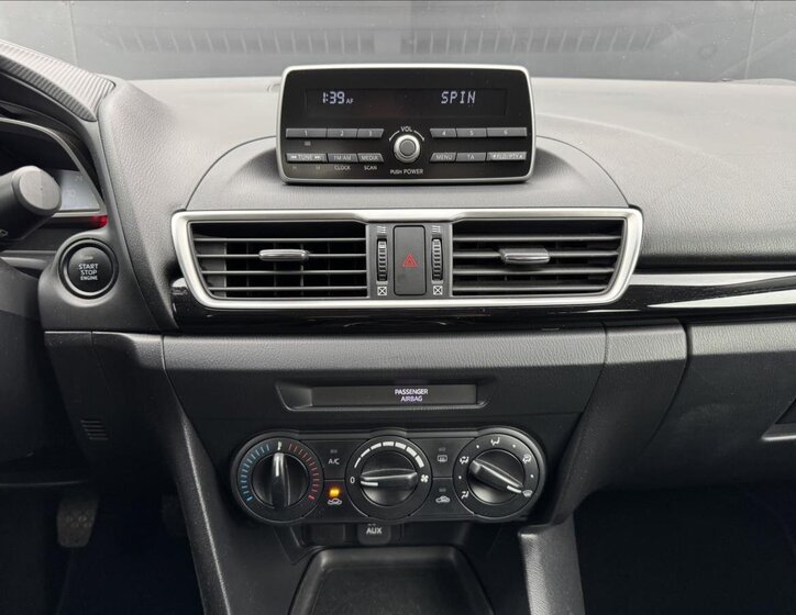 Mazda 3 Hatchback 1,5 l 74 kw