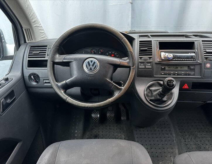 Volkswagen Caravelle 19