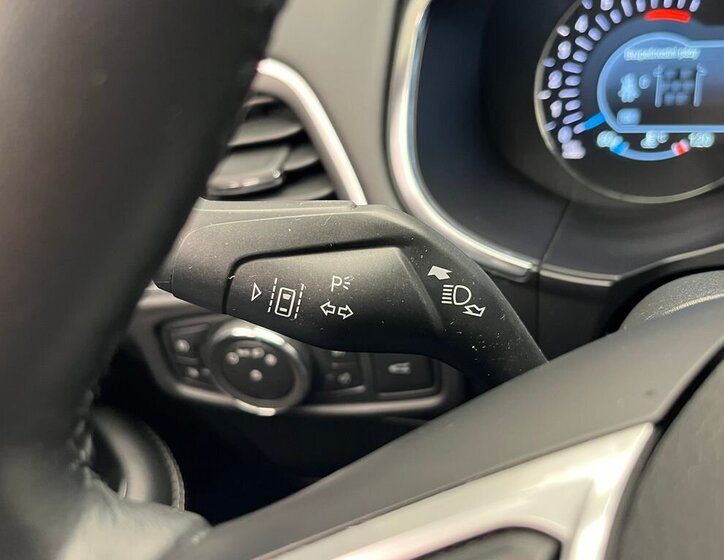 Ford S-MAX MPV 2,5 l 140 kw