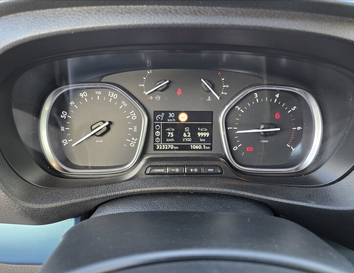 Peugeot Traveller 24