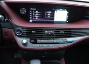 Lexus LS 500h Sedan / Limuzína 3,5 l 220 kw