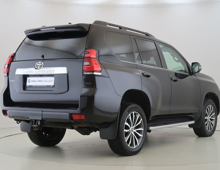 Toyota Land Cruiser 5