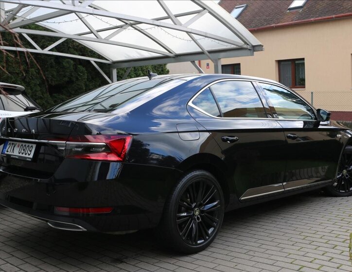 Škoda Superb 9