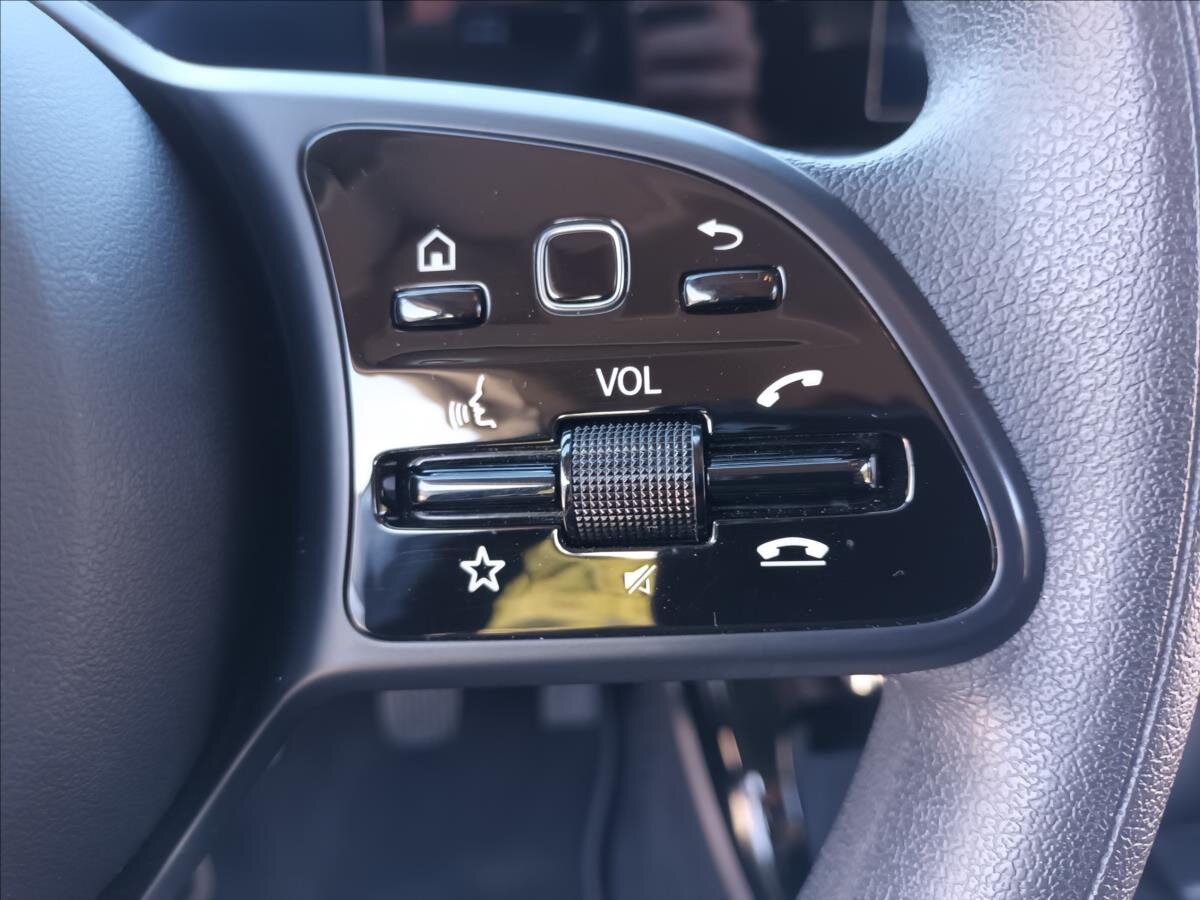 Mercedes-Benz Třídy A Hatchback 1,3 l 80 kw