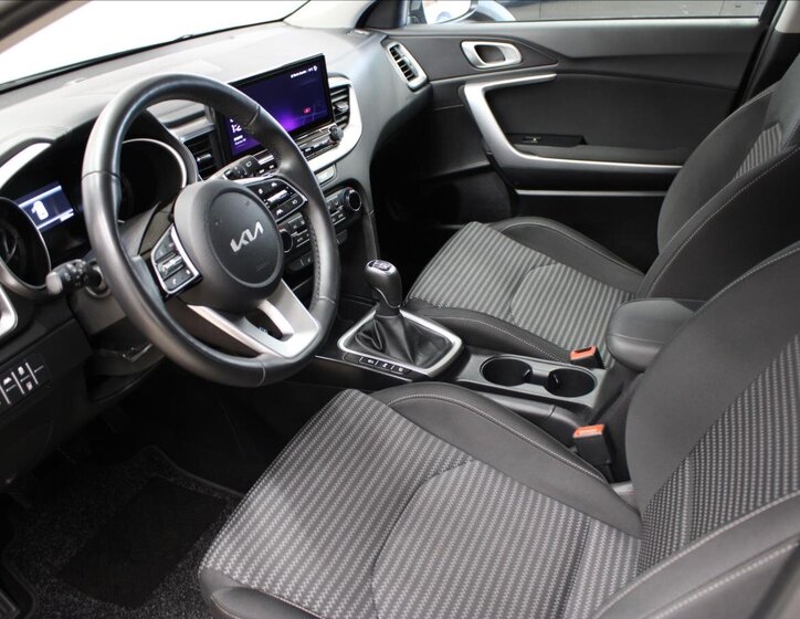 KIA Ceed Hatchback 1,5 l 117 kw