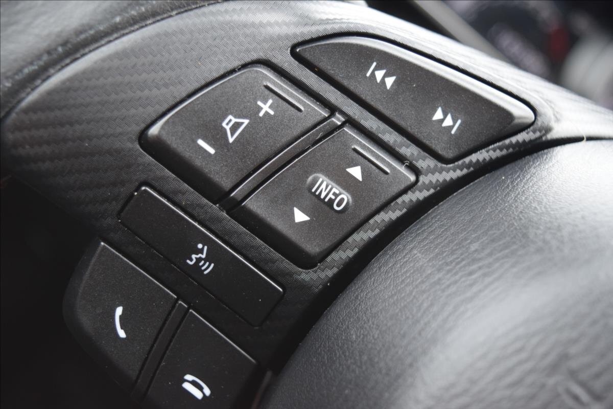 Mazda 3 Sedan / Limuzína 1,5 l 74 kw