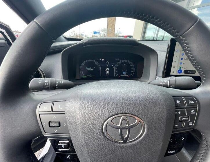 Toyota C-HR SUV / Terénní 1,8 l 98 kw