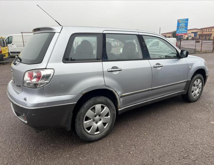 Mitsubishi Outlander 5