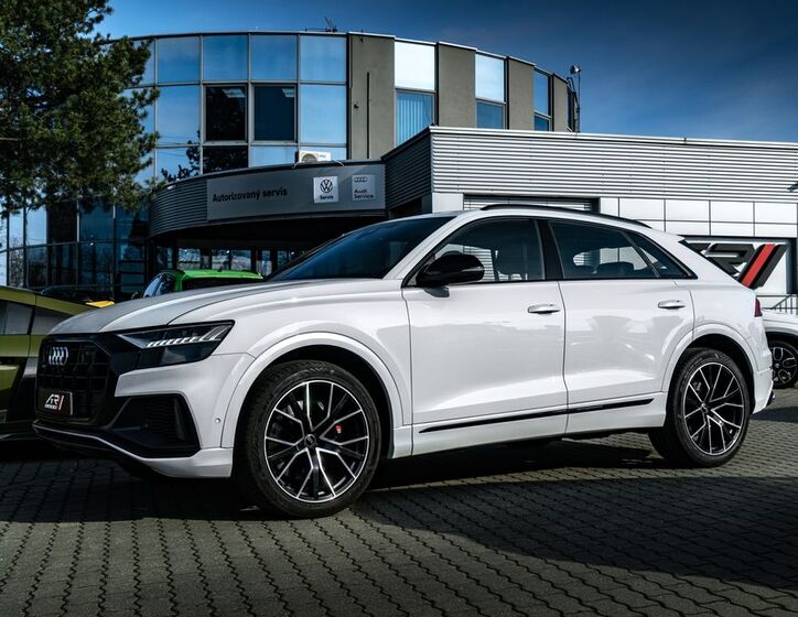 Audi SQ8 24