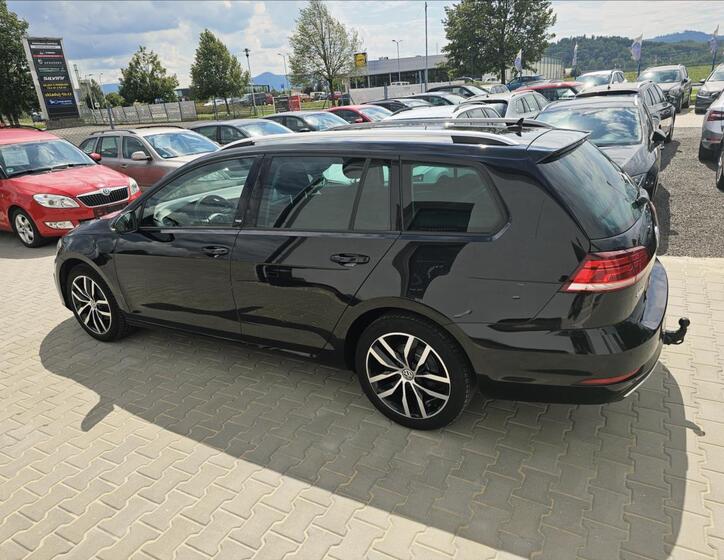 Volkswagen Golf 9