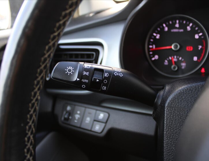 KIA Stonic Hatchback 1,2 l 61 kw